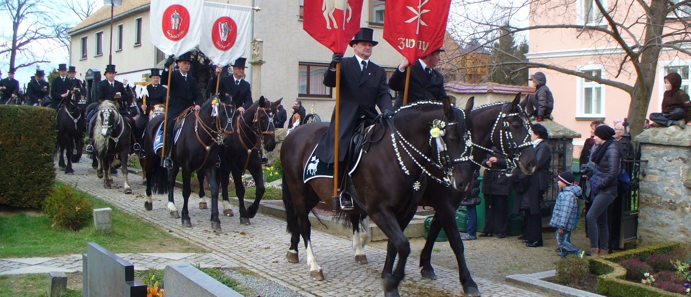 Fahnenträger Crostwitzer Osterreiter