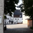 Schloss Wildeck mit Infotafel