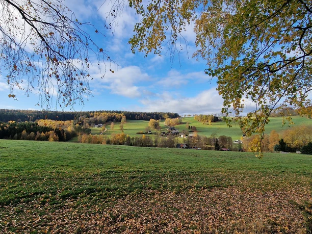 Blick auf Eubabrunn im Herbst