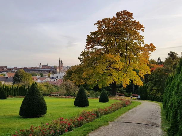 Ölberggarten im Herbst mit Blick auf Görlitz