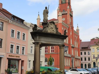 Adreasbrunnen vor dem Kamenzer Rathaus
