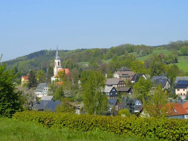 Blick zur Kirche in Wehrsdorf