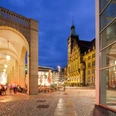 Blick über den Neumarkt zum Neuen Rathaus