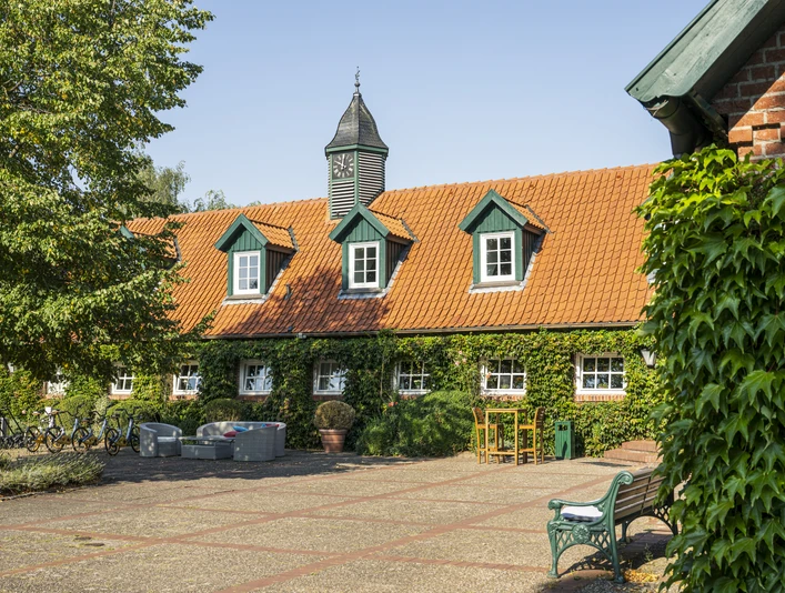 Outbuilding Lüdersburg Castle Nebengebäude Schloss LüdersburgOutbuilding Lüdersburg CastleDépendances du château de LüdersburgBijgebouw Kasteel LüdersburgUdhus Lüdersburg Slot