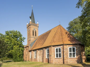 Petrus en Paulus Kerk Peter und Paul-Kirche in LüdersburgPeter and Paul Church in LüdersburgÉglise Pierre et Paul à LüdersburgPetrus en Pauluskerk in LüdersburgPeter og Paul-kirken i Lüdersburg