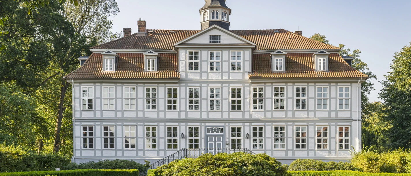 Schloss Lüdersburg Schloss Lüdersburg - ein Herrenhaus aus dem 18. Jahrhundert