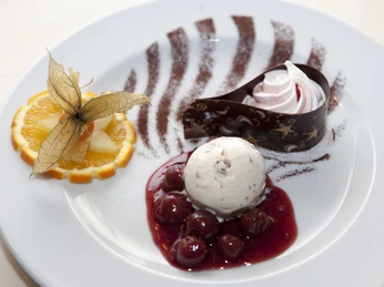 dessert-variation-landgasthaus-fischer-hotel-restaurant-suthfeld-hannover.jpg