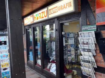 Laden aussen schräg.jpg