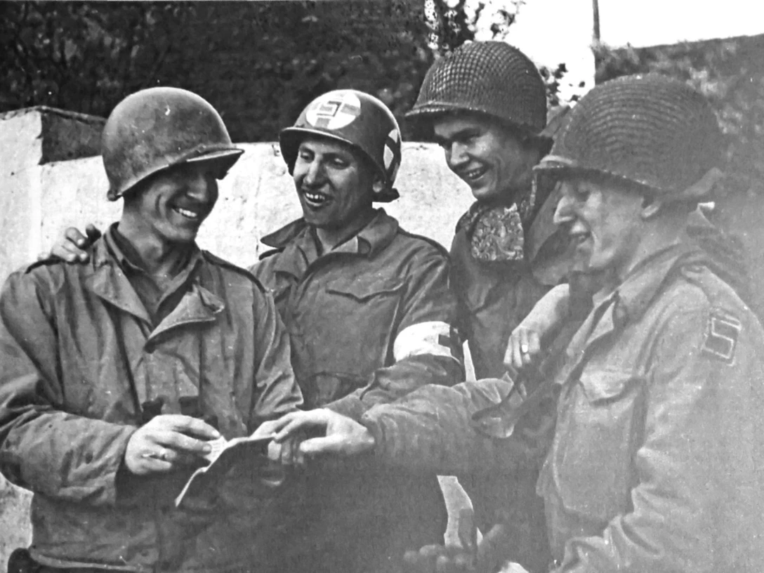 Soldaten an der Elbe (Bild aus der Ausstellung)