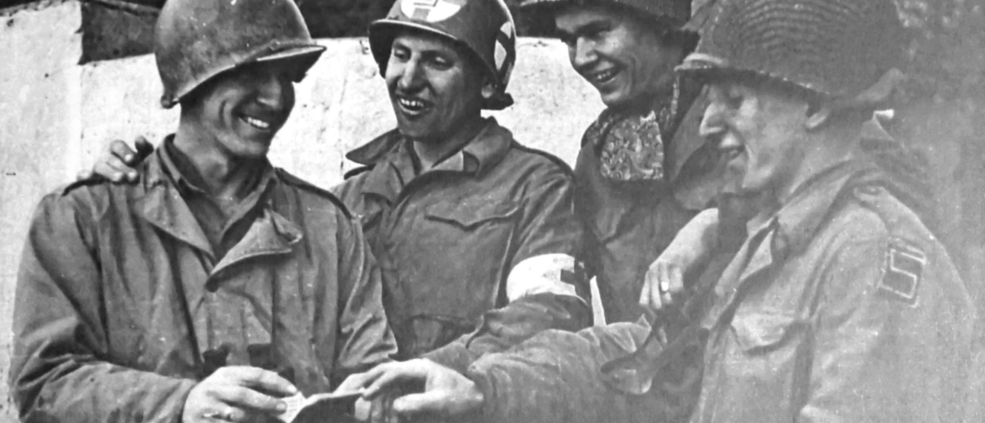 Soldaten an der Elbe (Bild aus der Ausstellung)