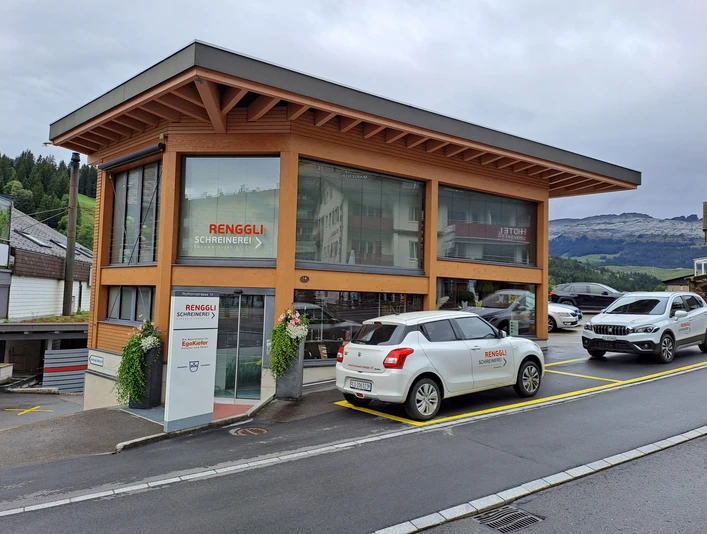 Die Renggli Handwerk & Design AG mitten im Dorf Sörenberg