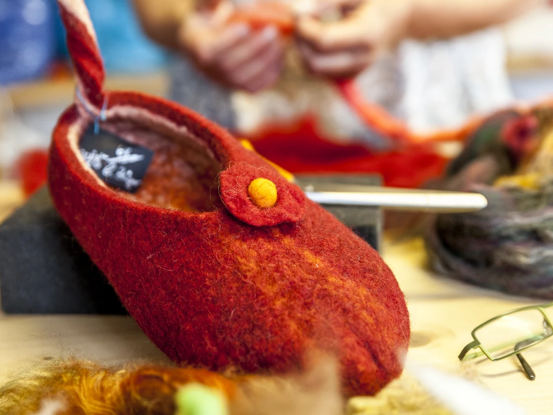 Wechselburg_Filzwerkstatt Carola Zeiger_BUR Werbeagentur GmbH _CC BY-SA (6).jpg