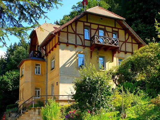 Herzlich willkommen in der Villa Falkenstein