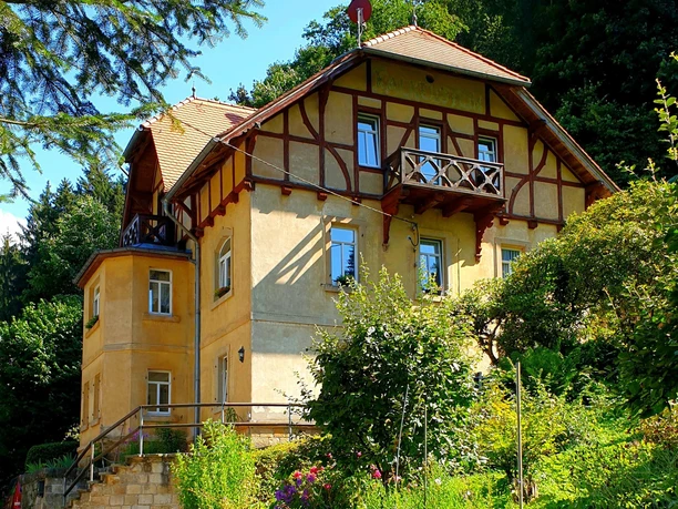 Herzlich willkommen in der Villa Falkenstein