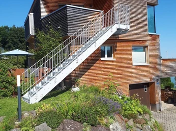 Zugang über Aussentreppe