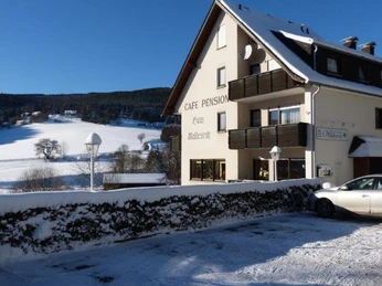 Cafe-Pension Waldesruh Außenansicht Winter.jpg