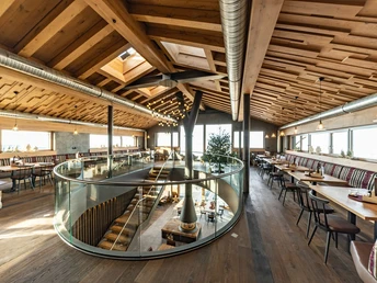 Gastraum der Grinde-Hütte