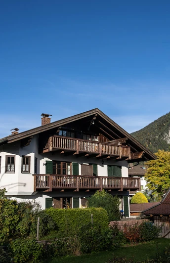 Wohnung mit Erker und Süd- und Westbalkon