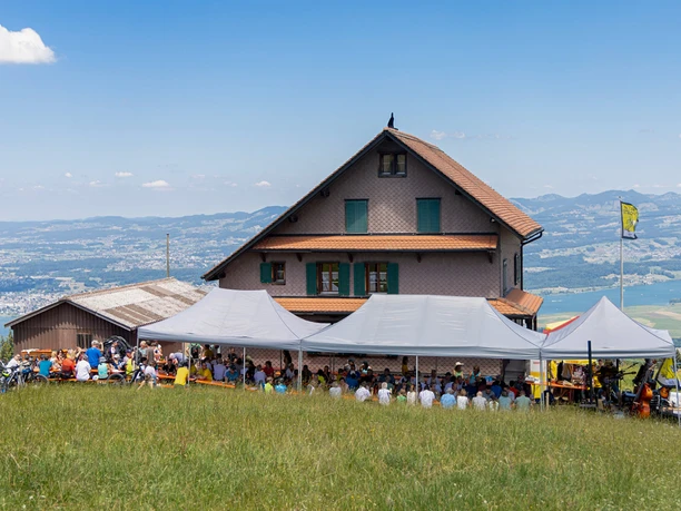 Begegnung am Berg Altendorf, Jahr 2023, Skiclubhütte Altendorf