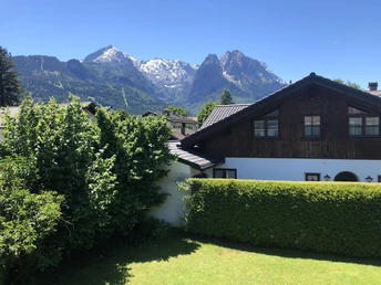Garten mit Blick auf das Wettersteingebirge