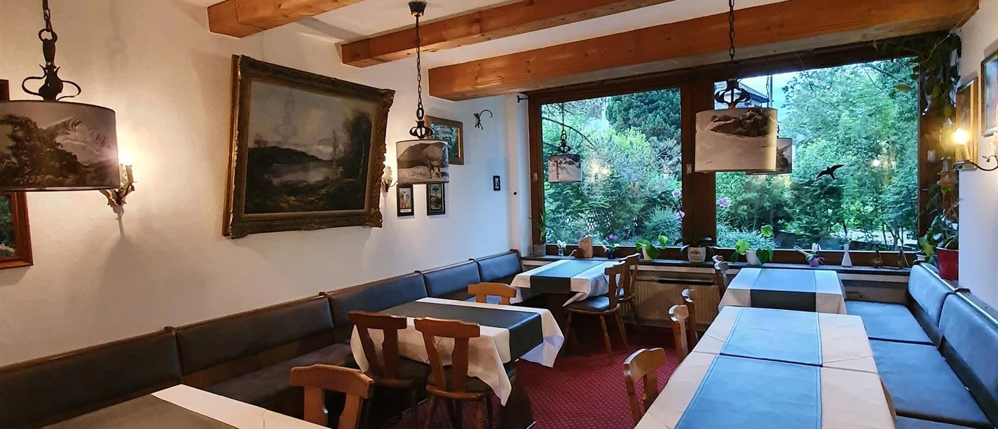 Frühstücksraum mit Panoramafenster