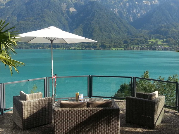 hotel-brienzersee-lounge-aussicht.jpg