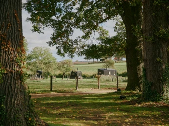 Header RAUS -Lodge Landsitz Header RAUS -Lodge LandsitzHeader RAUS -Lodge Country EstateOverskrift RAUS -Lodge Country EstateKoptekst RAUS -Lodge Landgoed