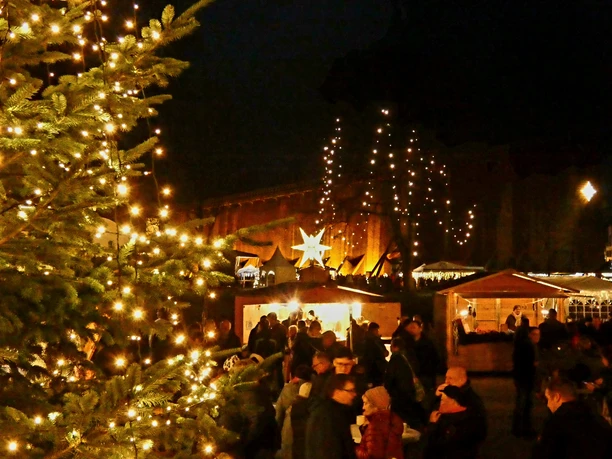 Stimmung Weihnachtsmarkt HPF.jpg