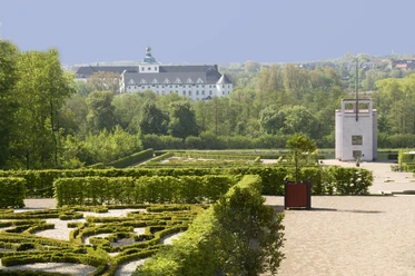 gottorfer_barockgarten_und_globushaus.jpg