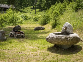 53191278079_febe7454ba_o.jpg Brunnen bei Max-Borter-PlatzFountain at Max-Borter-PlatzFontaine près de la place Max-Borter