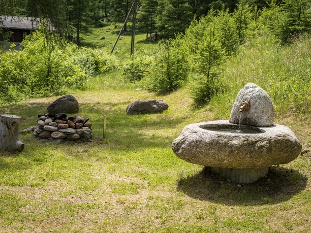 53191278079_febe7454ba_o.jpg Fountain at Max-Borter-Platz