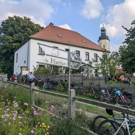 Kavárna na faře a v její zahradě