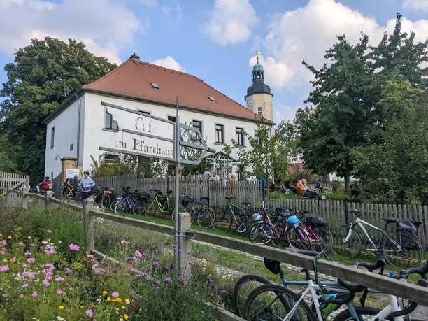 Kavárna na faře a v její zahradě