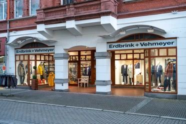 Erdbring + Vehmeyer Außenansicht des Herrenmodegeschäfts Erdbrink & Vehmeyer