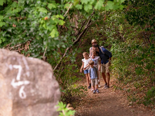 Familie auf dem Kaiser-Wilhelm-Weg