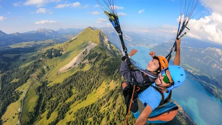 skywings-paragliding-tandemflug-harder-brienzersee-lombachalp.jpg