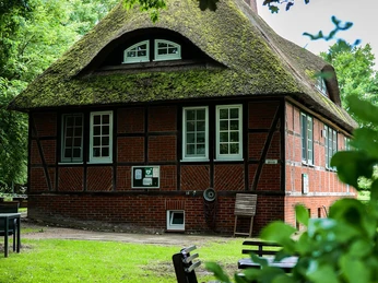 Behlendorf_Landcafé_Haus am See.jpg