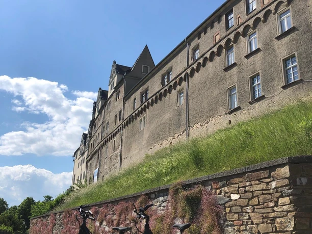 Mit dem E-Bike zum Oberen Schloss