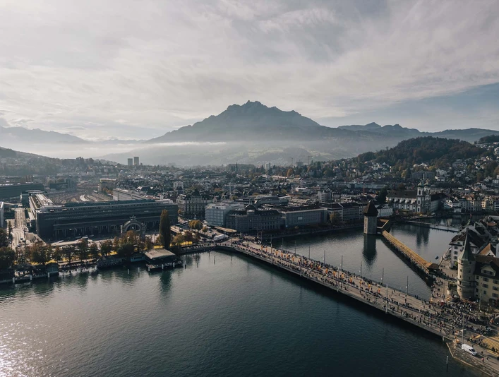 SwissCityMarathon Lucerne 2024 Altstadt Drohne Maximilian Gierl (23)