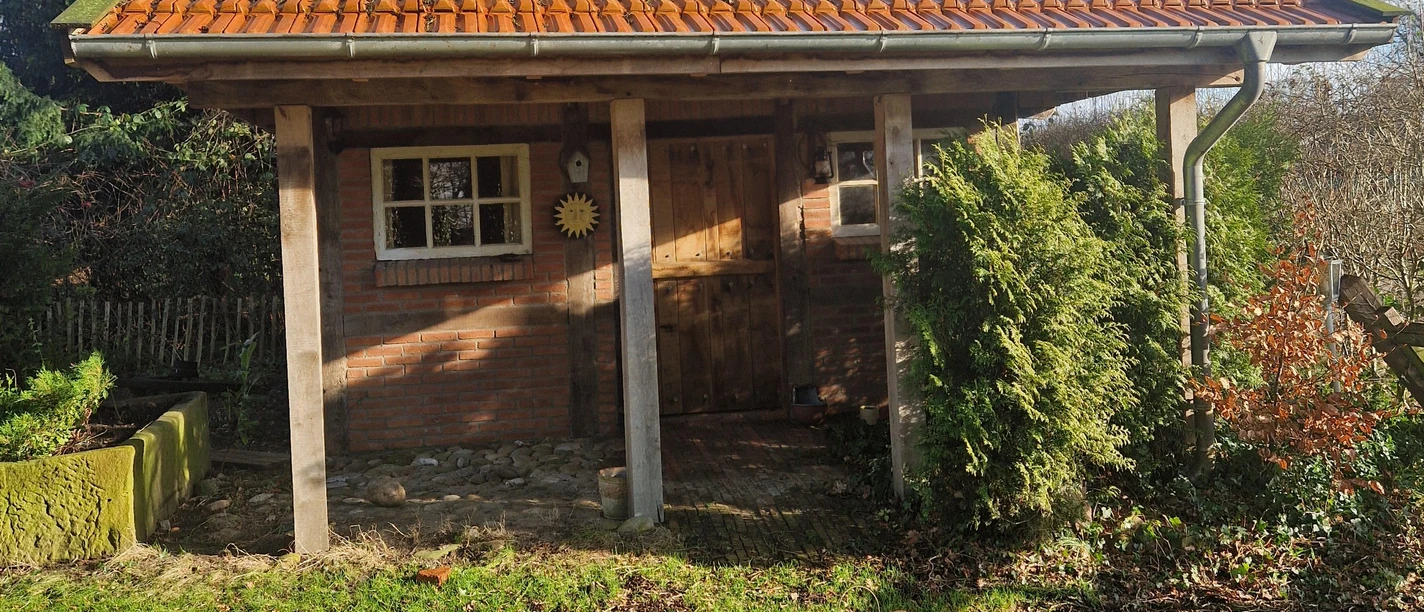 1000039821.jpg Backhäuschen