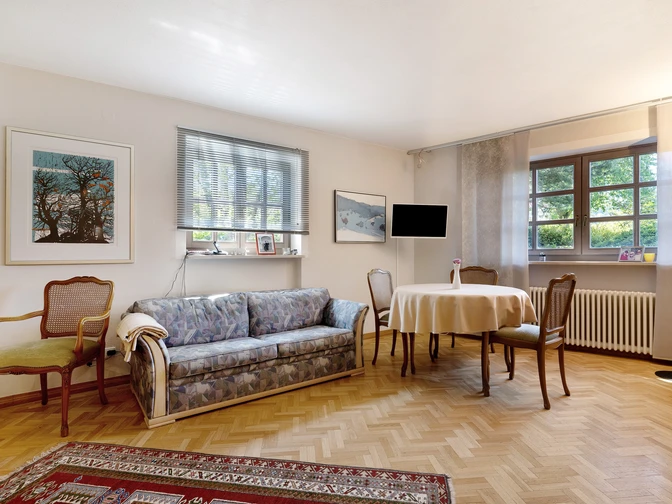 Photo, INSIDE, OUTSIDE