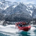 jetboat-interlaken-outdoor-switzerland-winter-gaeste-jubel.jpg