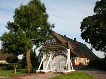 Außenansicht Café und Obsthof Puurten-Quast