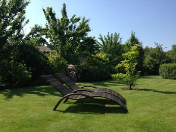 Großzügiger Garten zum Entspannen Ferienappartement Altes Land