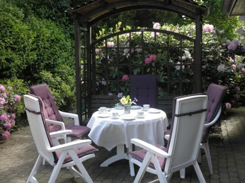 Cafetisch auf dem Obsthof Pape
