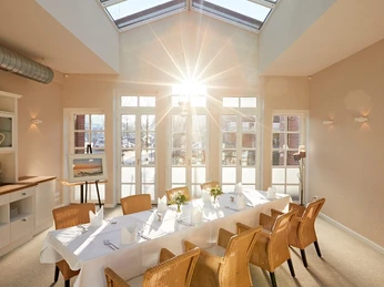 Festlich eingedeckter Tisch Kino-Hotel Meyer