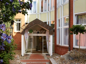 Eingang H+Hotel Stade Herzog Widukind