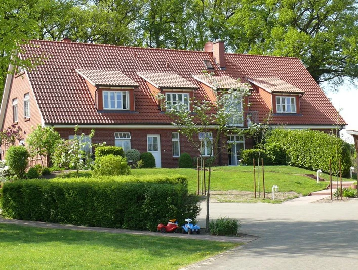 Außenansicht Ferienwohnungen Haus Auetal Bliedersdorf