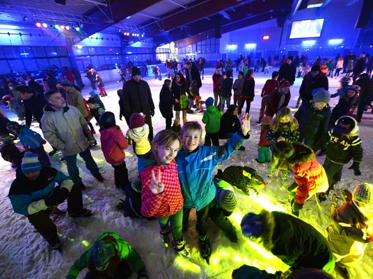 Familienvergnügen in der Eissporthalle Harsefeld