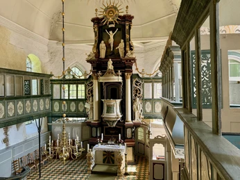 Innenansicht der St. Martini et Nicolai Kirche in Steinkirchen